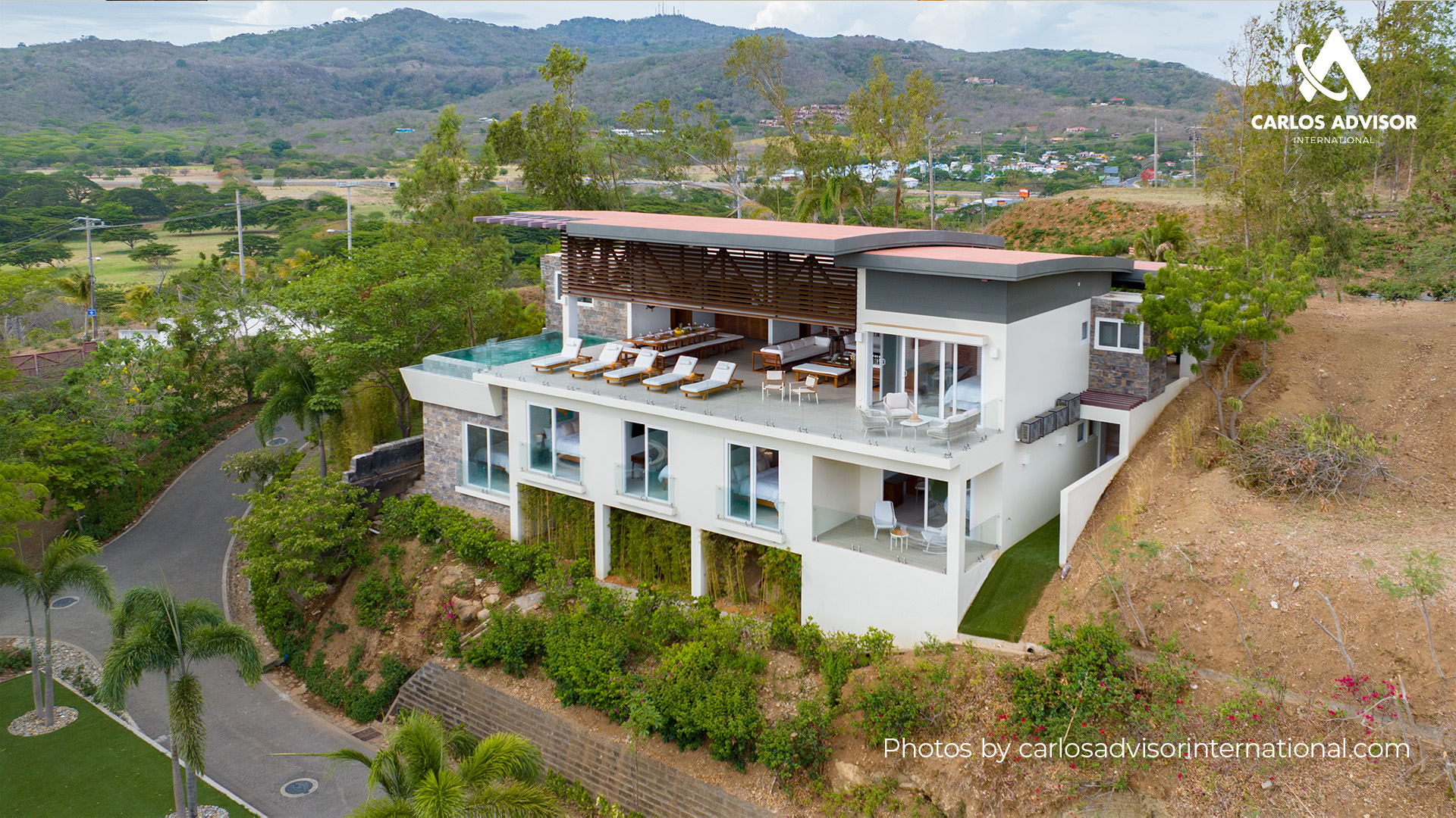 22668 – Beach House For Sale with 9 Bedrooms, Private Bathrooms, and Bay Views