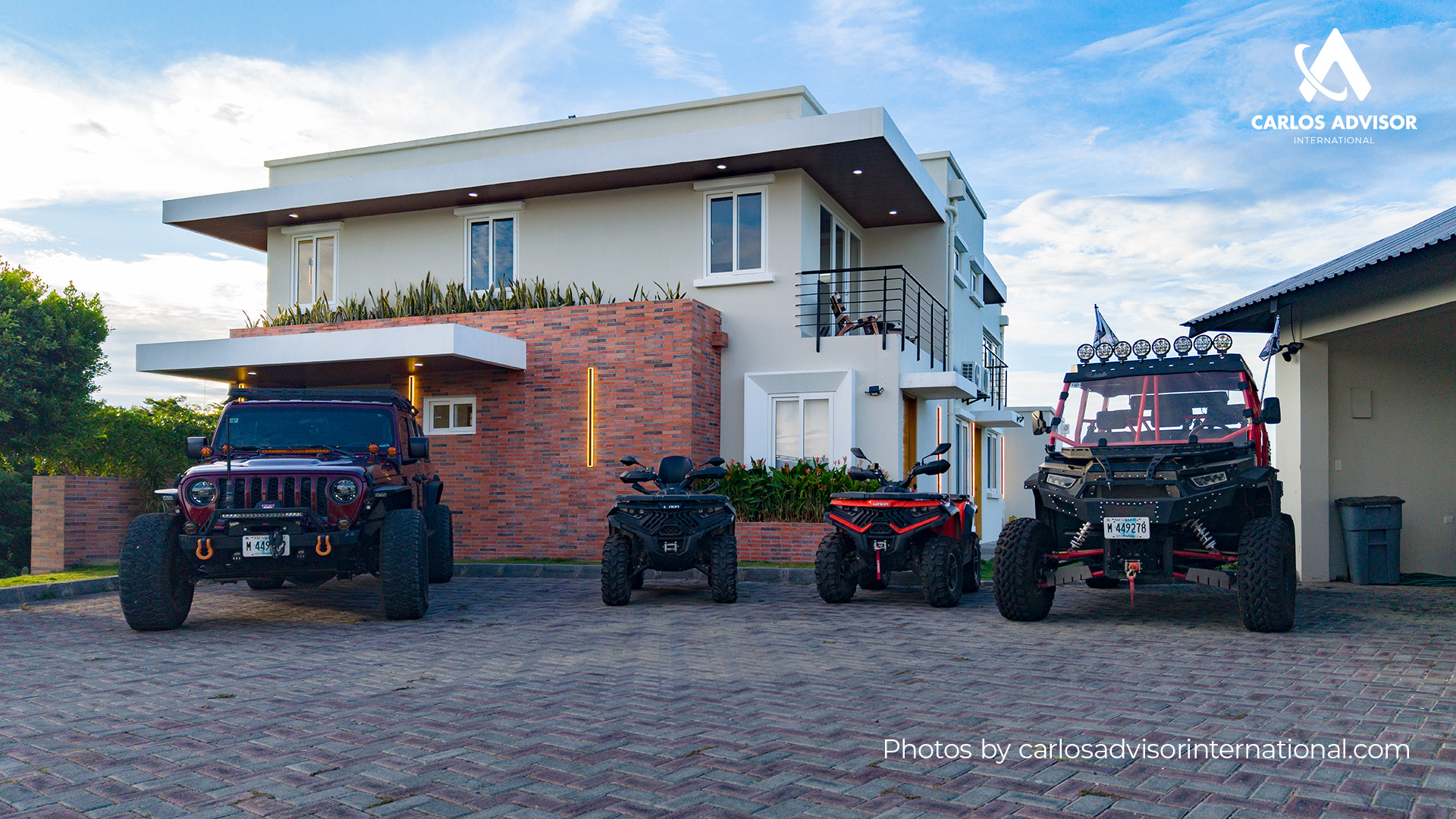  22571 – Luxury Home for Sale in San Juan del Sur with Bay View, Infinity Pool, and Vehicles – Villa Tranquila