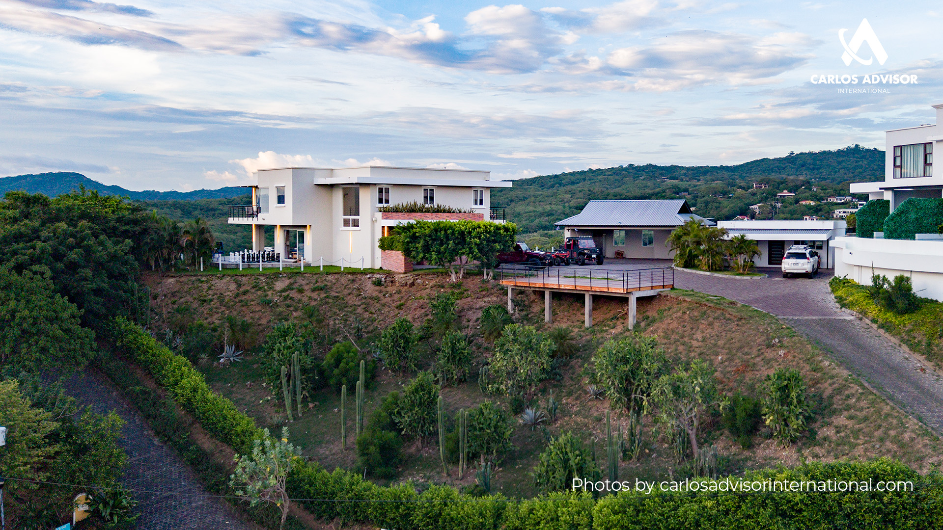  22571 – Luxury Home for Sale in San Juan del Sur with Bay View, Infinity Pool, and Vehicles – Villa Tranquila