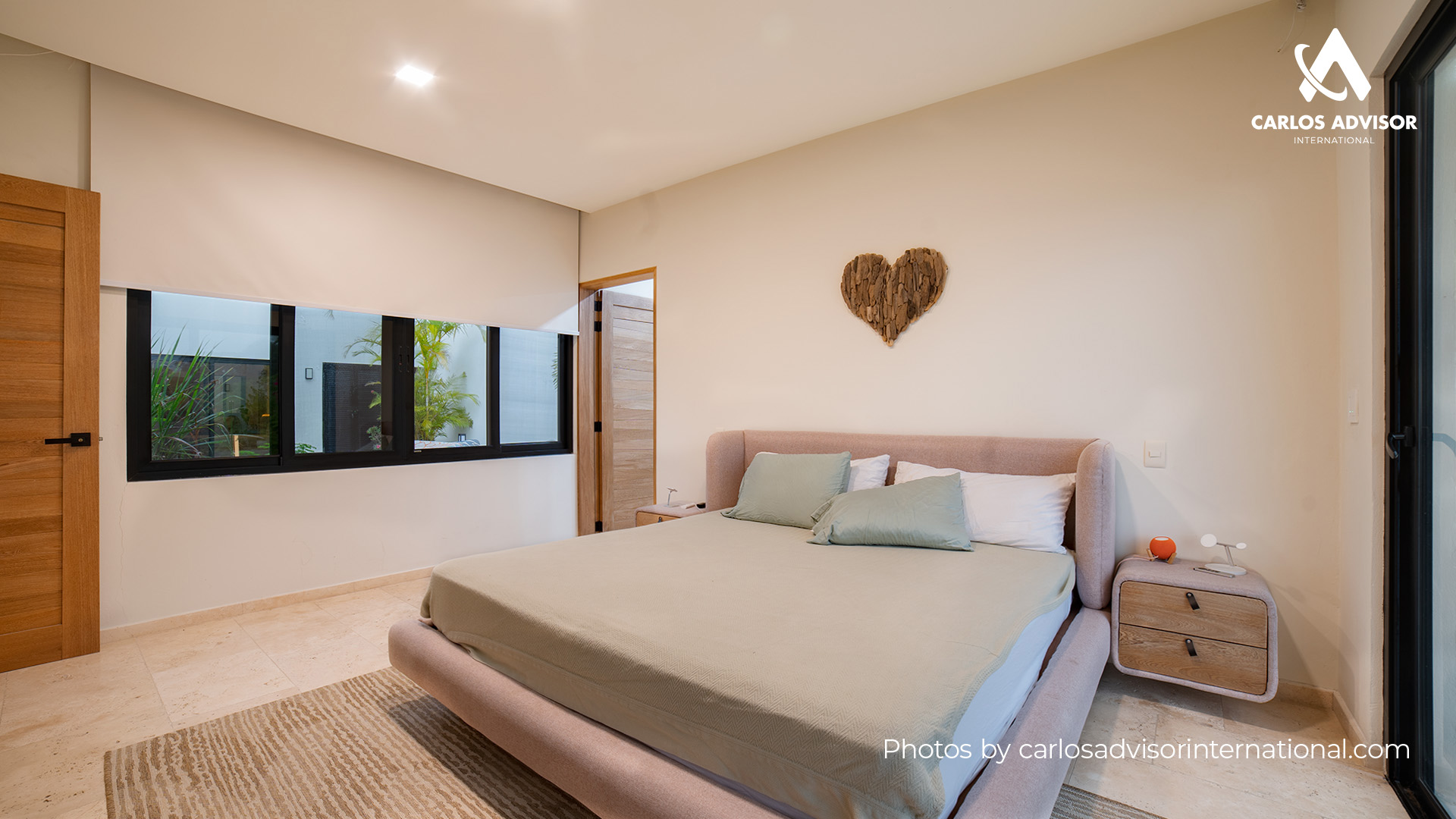 22646 – Luxury Oceanfront Home in Playa Remanso, San Juan del Sur.
