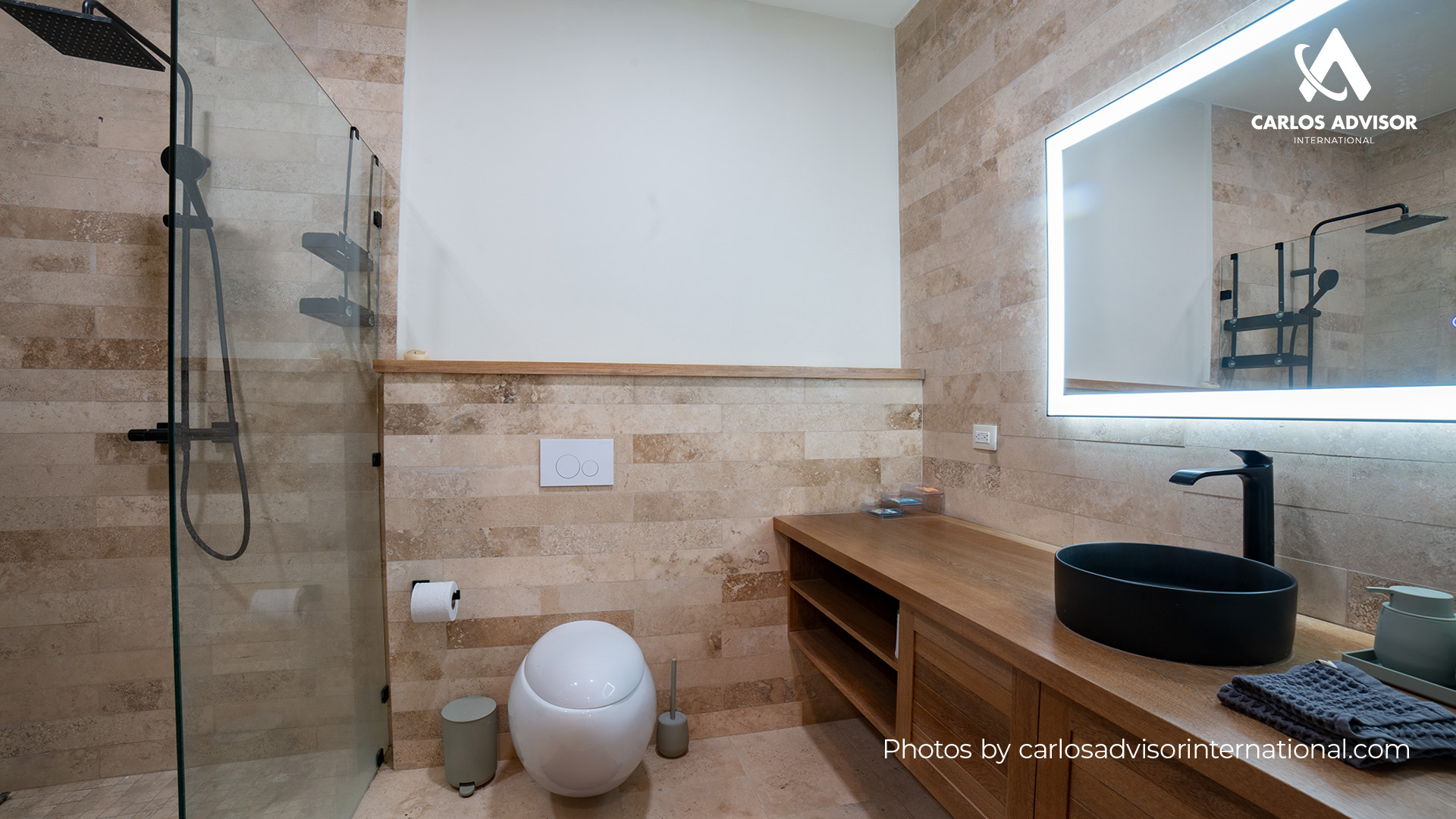 22646 – Luxury Oceanfront Home in Playa Remanso, San Juan del Sur.