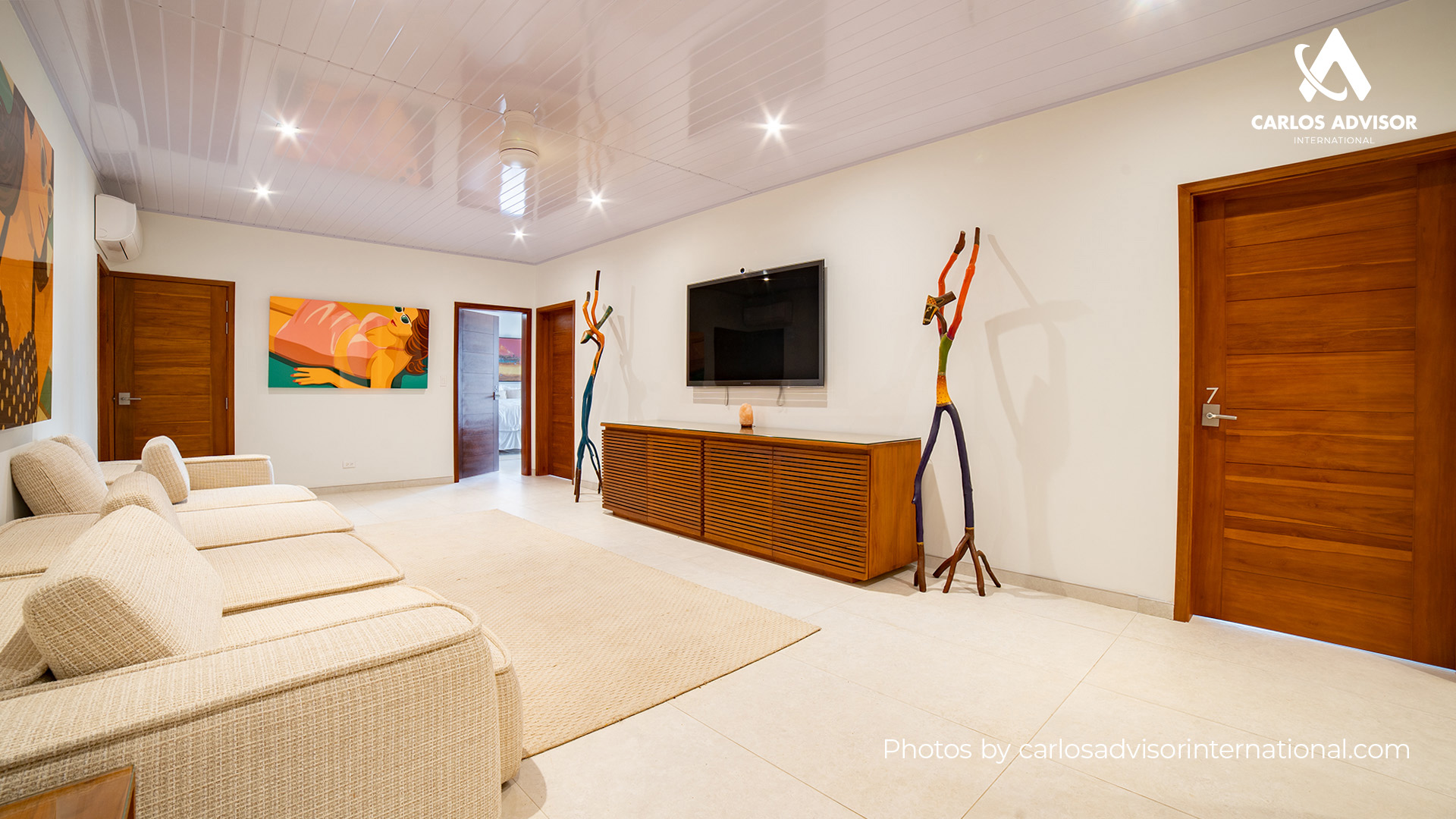 22668 – Beach House For Sale with 9 Bedrooms, Private Bathrooms, and Bay Views