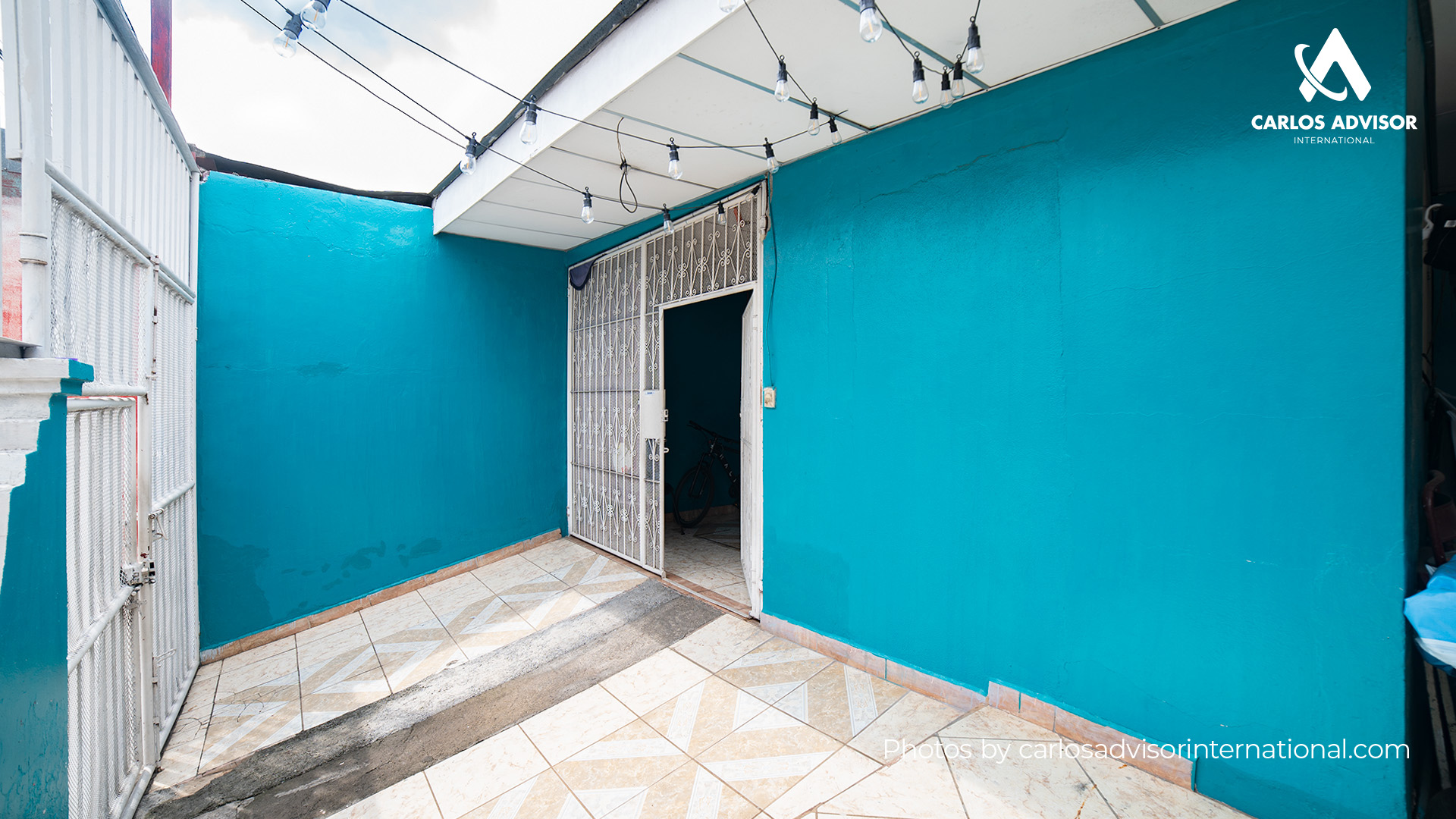 JP – 313 – House for Sale in Ciudad Jardín, Managua, with an Interior Courtyard.