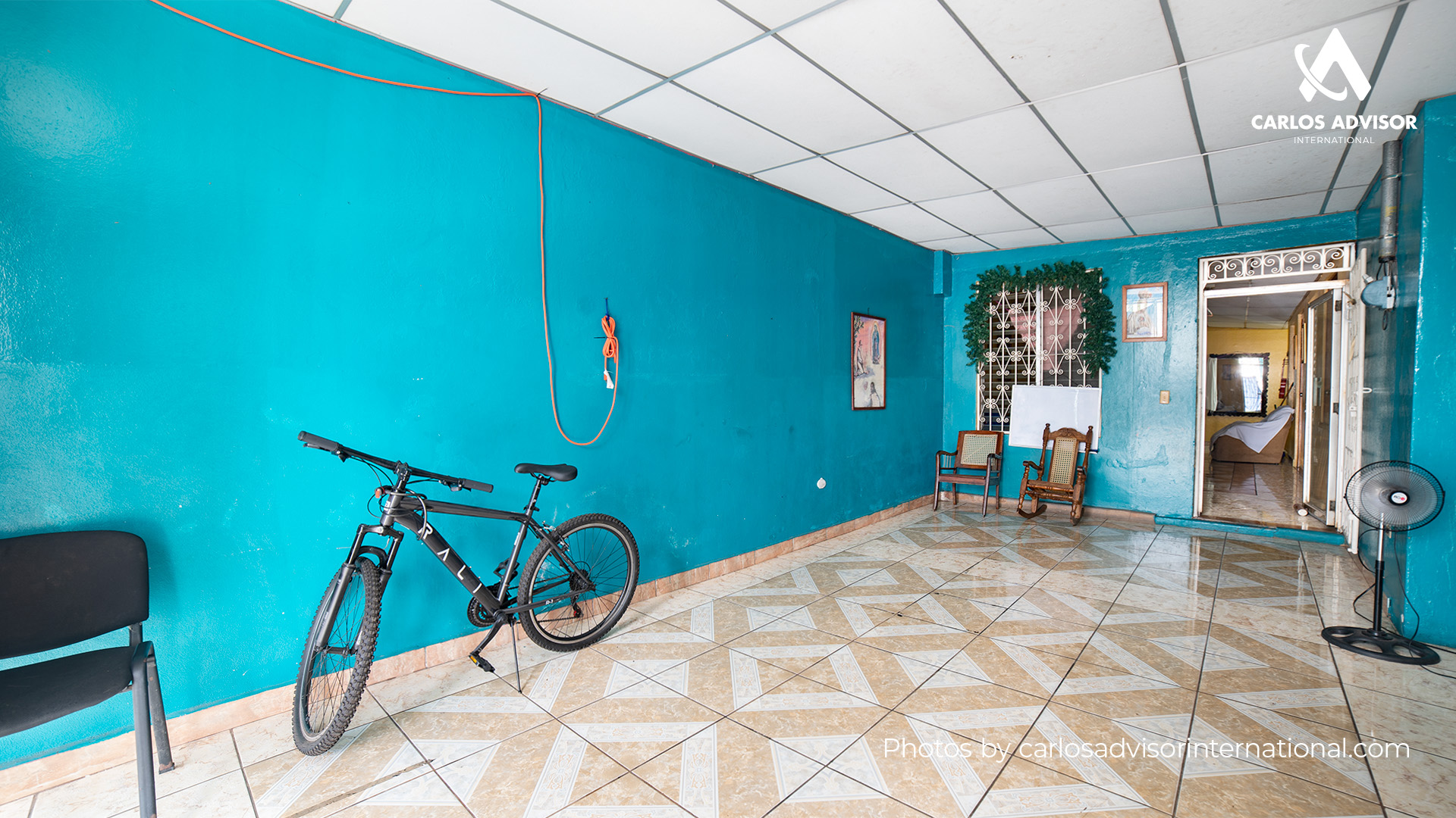 JP – 313 – House for Sale in Ciudad Jardín, Managua, with an Interior Courtyard.