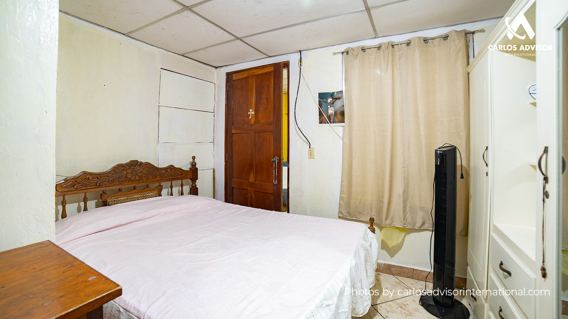 JP – 313 – House for Sale in Ciudad Jardín, Managua, with an Interior Courtyard.