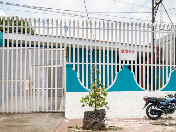 JP – 313 – House for Sale in Ciudad Jardín, Managua, with an Interior Courtyard.