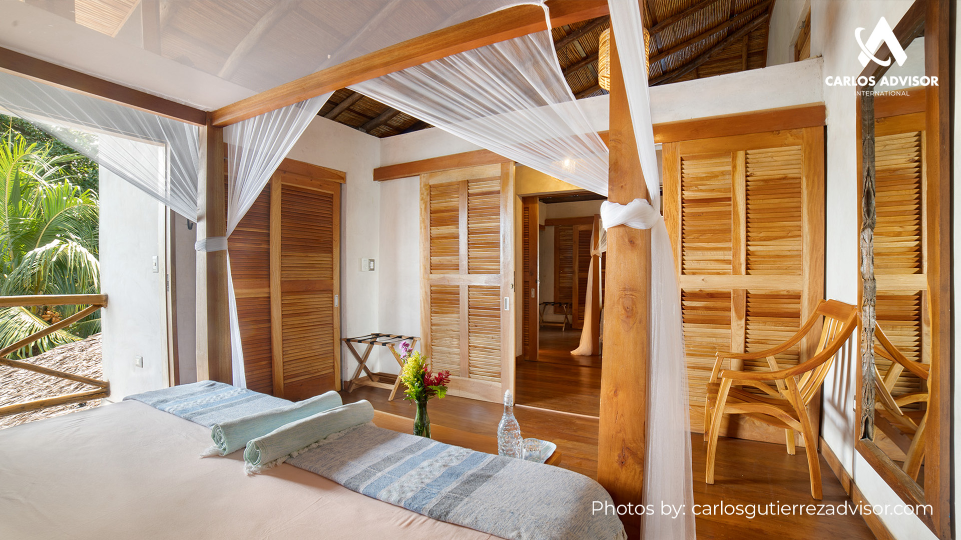 22598 – House with a swimming pool and a view of Mombacho Volcano in the Isletas of Granada – Isla El Resedo