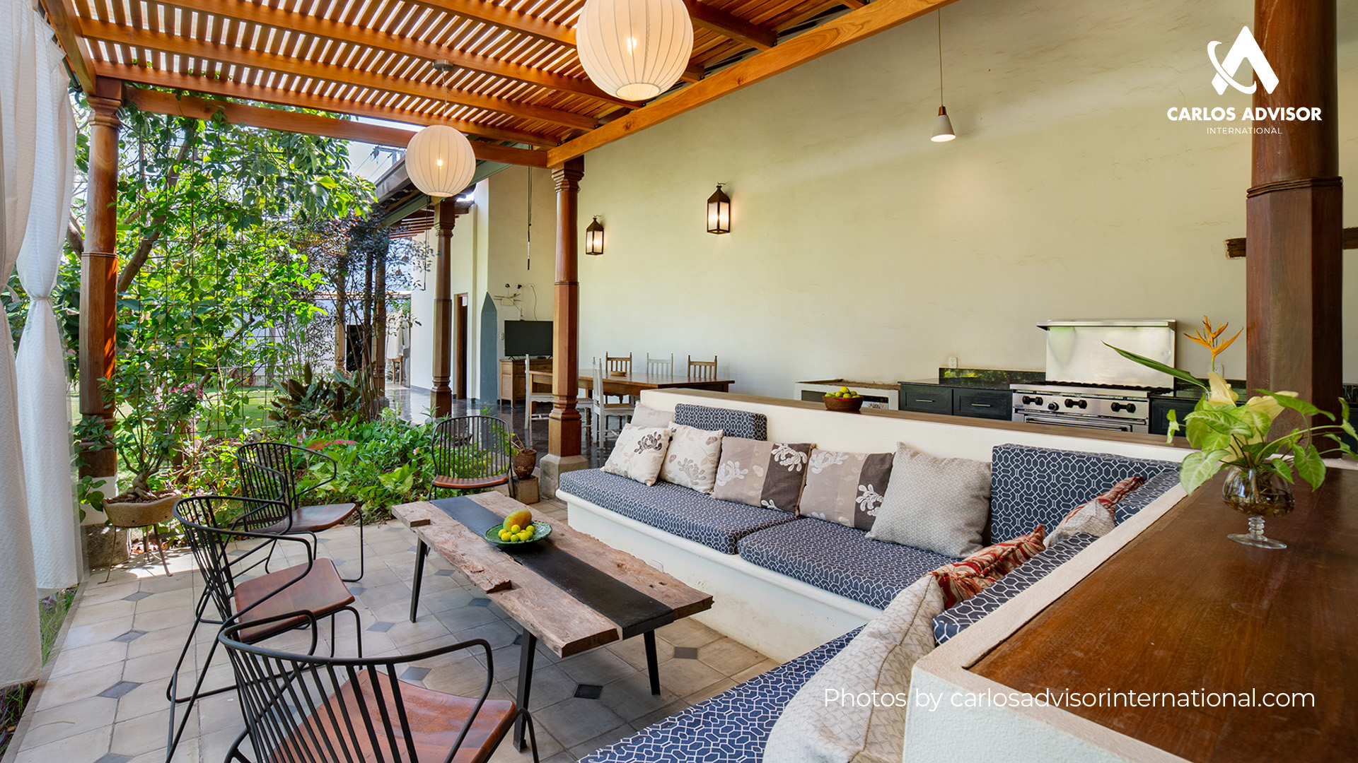 22634 – Colonial House For Sale in Downtown Granada with a Garden and 973 m² of Land