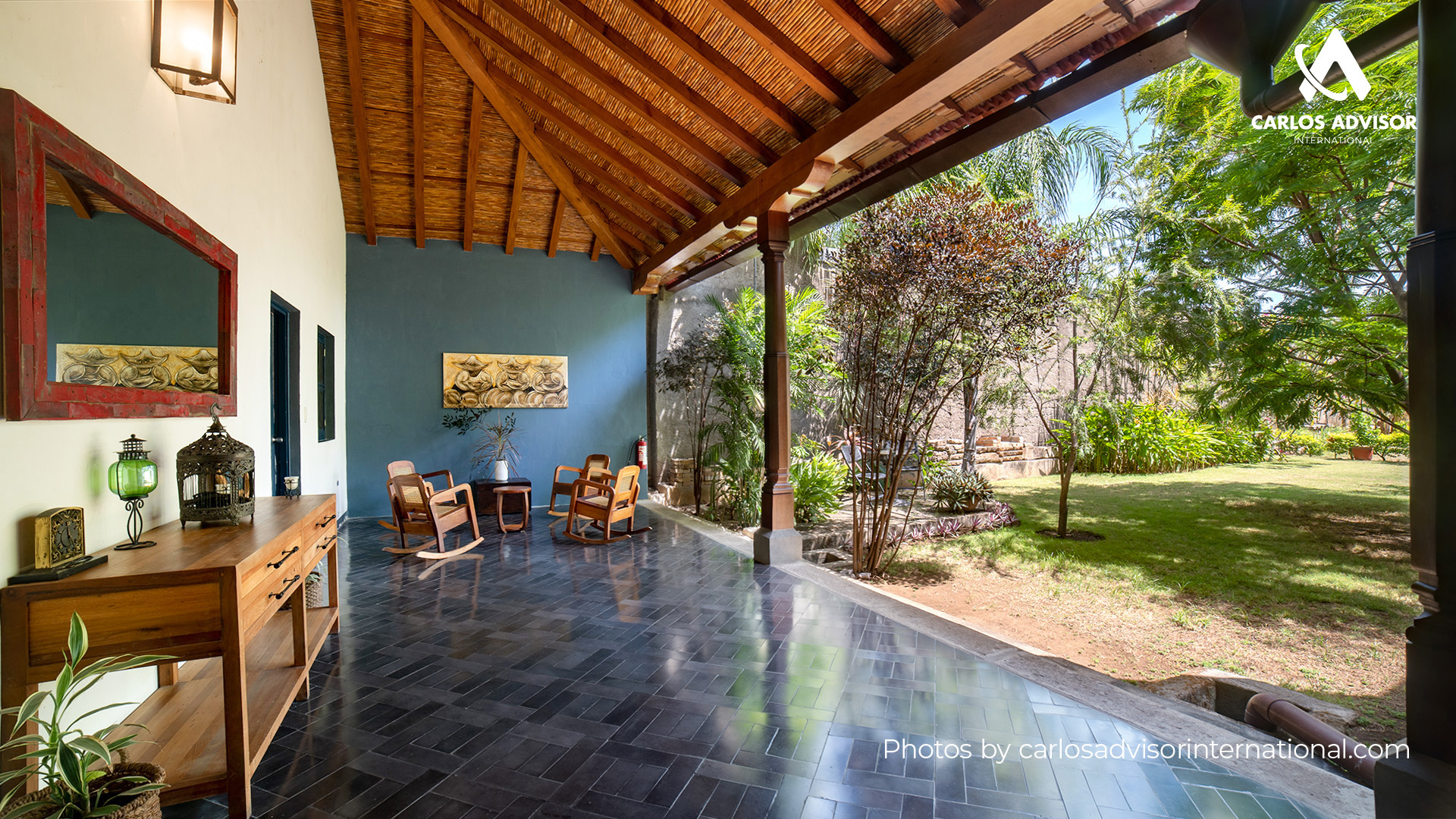22634 – Colonial House For Sale in Downtown Granada with a Garden and 973 m² of Land