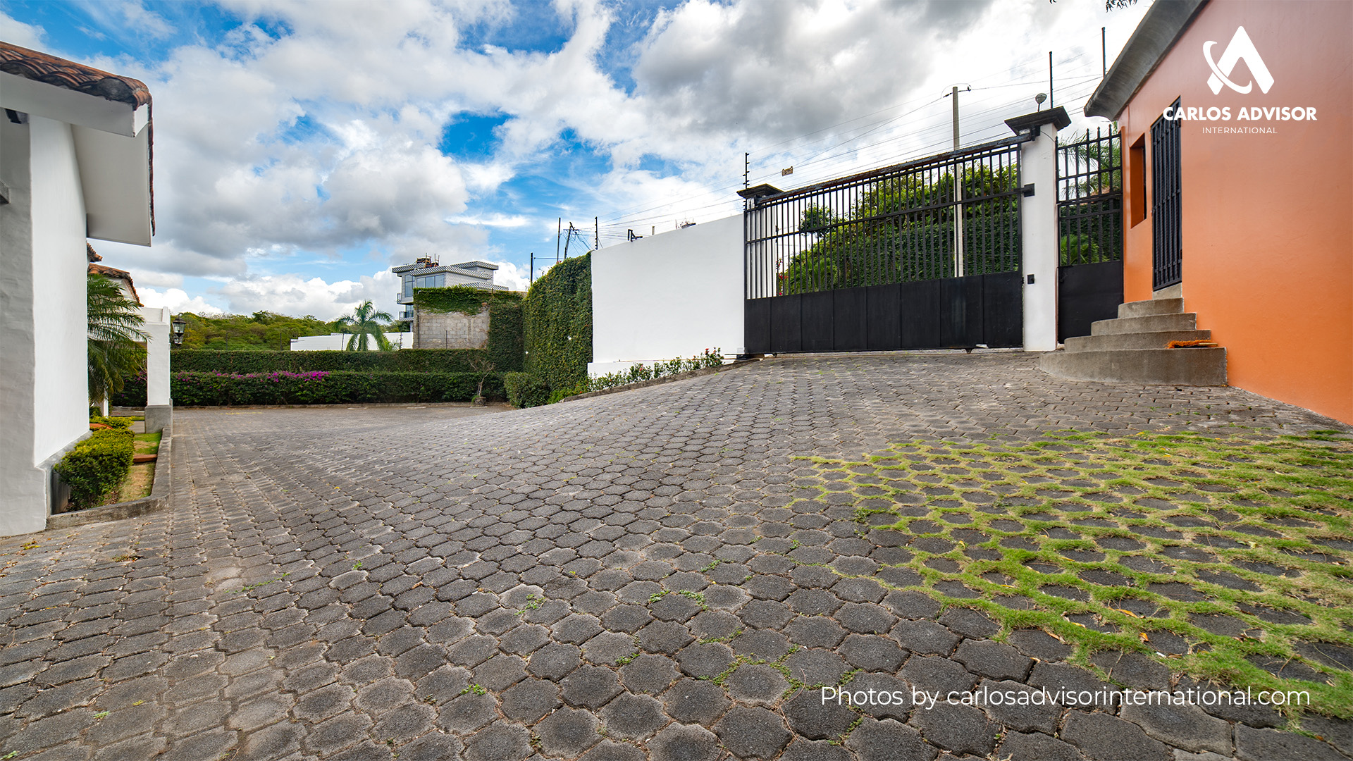 CG- 193 – Luxury Residence For Sale in Managua with Pool and Spacious Gardens