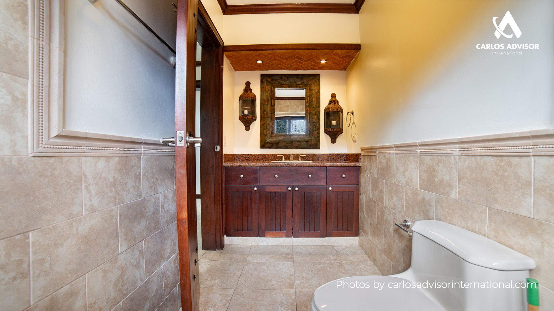 CG- 193 – Luxury Residence For Sale in Managua with Pool and Spacious Gardens