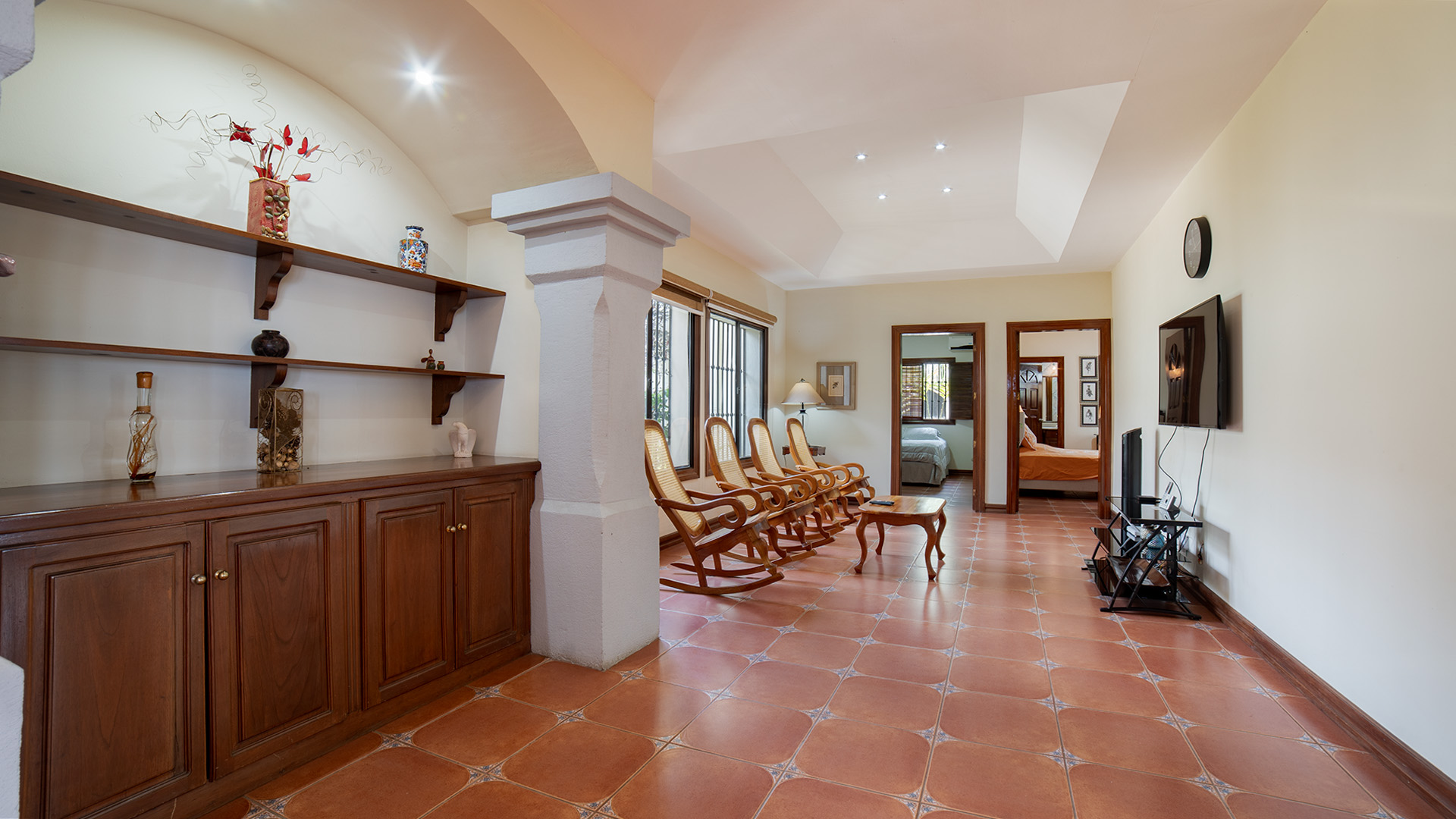 CG – 199 – House For Sale with Large Lot, Swimming Pool, and Independent Apartment