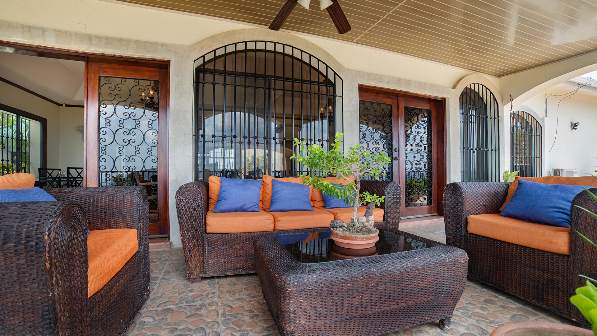 CG – 199 – House For Sale with Large Lot, Swimming Pool, and Independent Apartment
