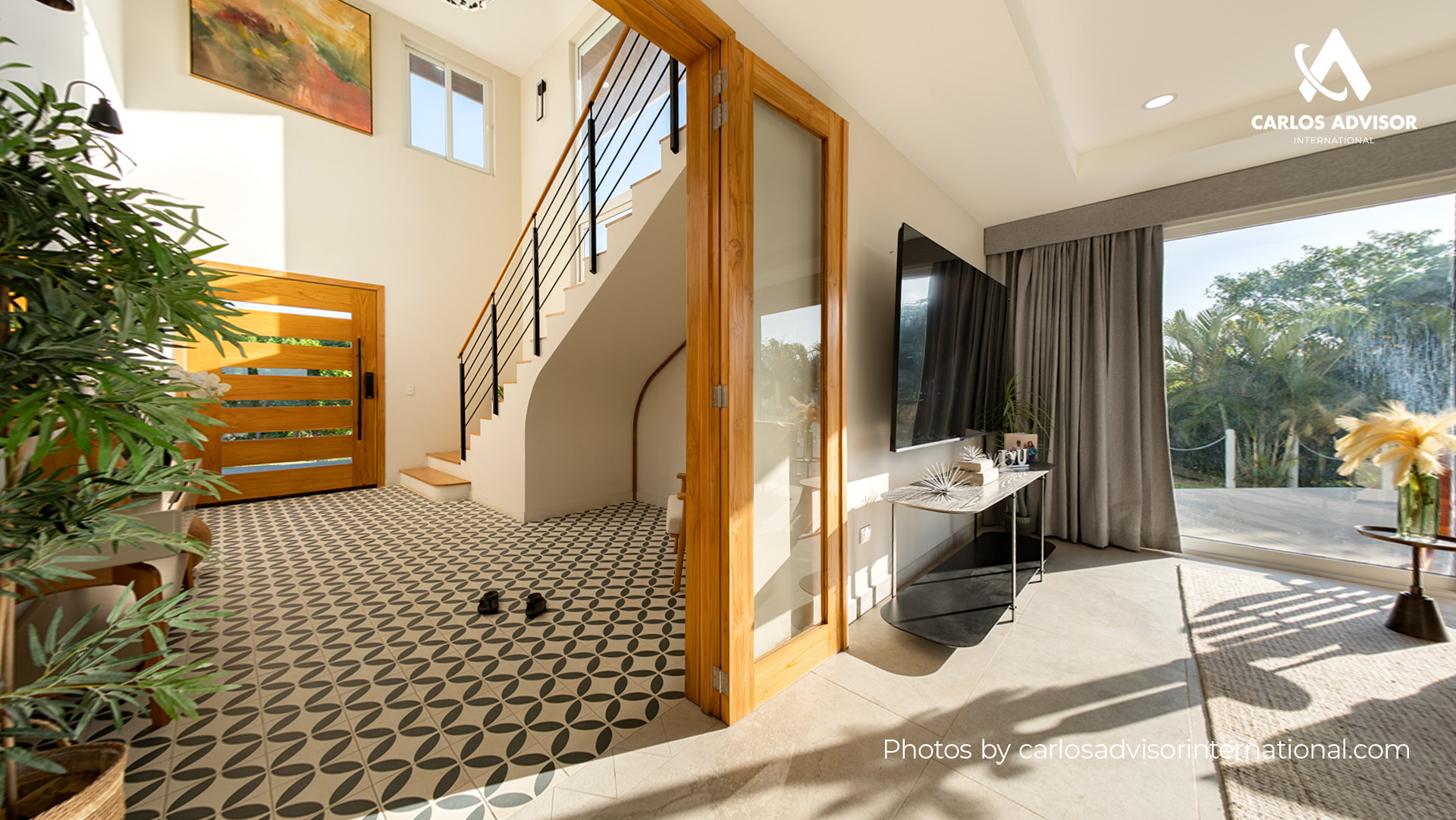  22571 – Luxury Home for Sale in San Juan del Sur with Bay View, Infinity Pool, and Vehicles – Villa Tranquila